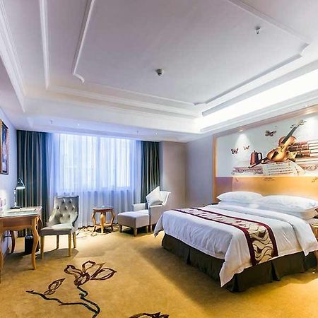 Vienna International Hotel Haikou West Bus Station Экстерьер фото