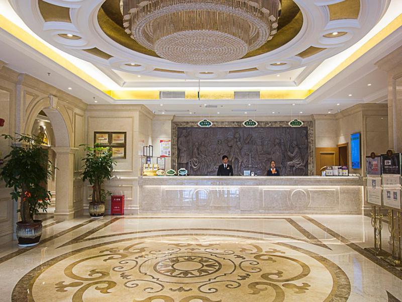 Vienna International Hotel Haikou West Bus Station Экстерьер фото