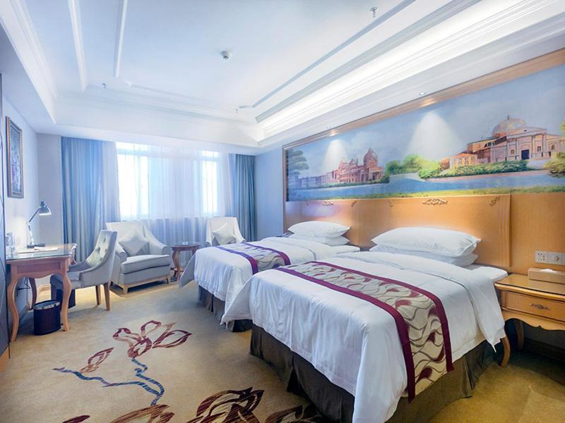 Vienna International Hotel Haikou West Bus Station Экстерьер фото