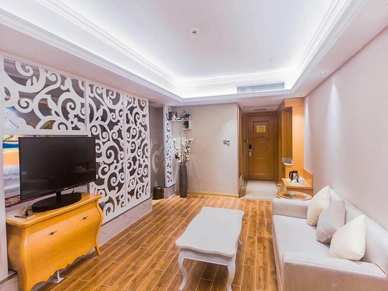 Vienna International Hotel Haikou West Bus Station Экстерьер фото