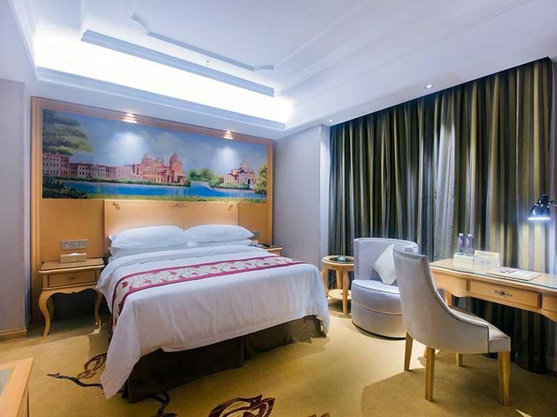 Vienna International Hotel Haikou West Bus Station Экстерьер фото