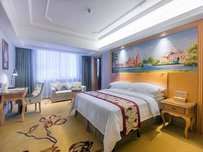 Vienna International Hotel Haikou West Bus Station Экстерьер фото